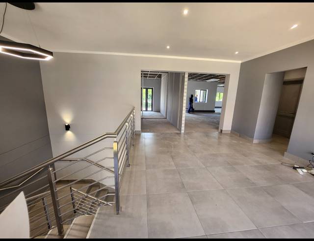 207M² OFFICE TO LET IN VORNA VALLEY